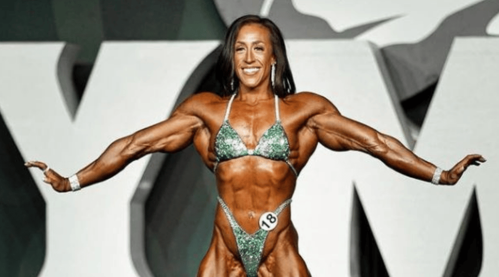 Sarah Villegas celebrates her 2021 Ms. Olympia win
