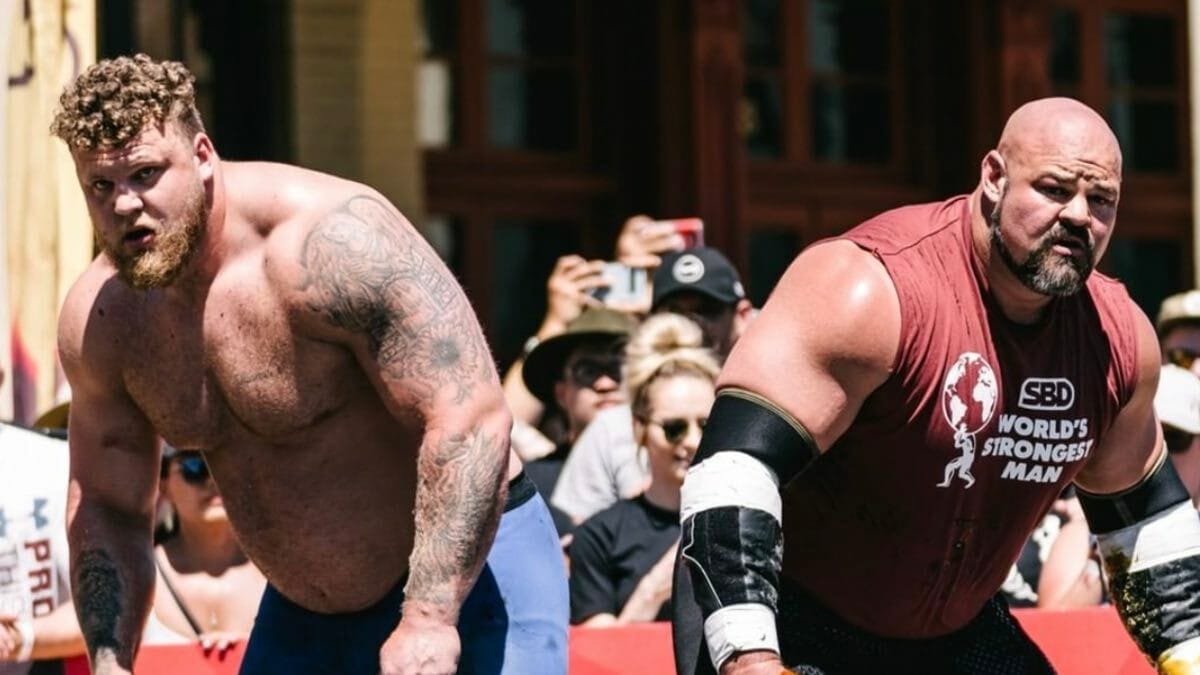 Tom Stoltman and Brian Shaw get set for the Atlas Stones during the 2021 WSM