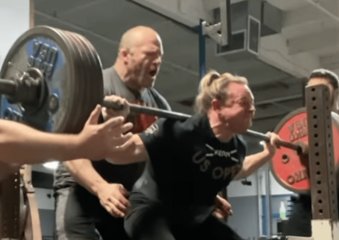 Kristy Hawkins 600-pound squat November 2022