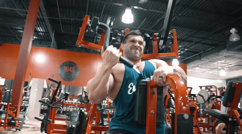 Derek Lunsford training in the gym