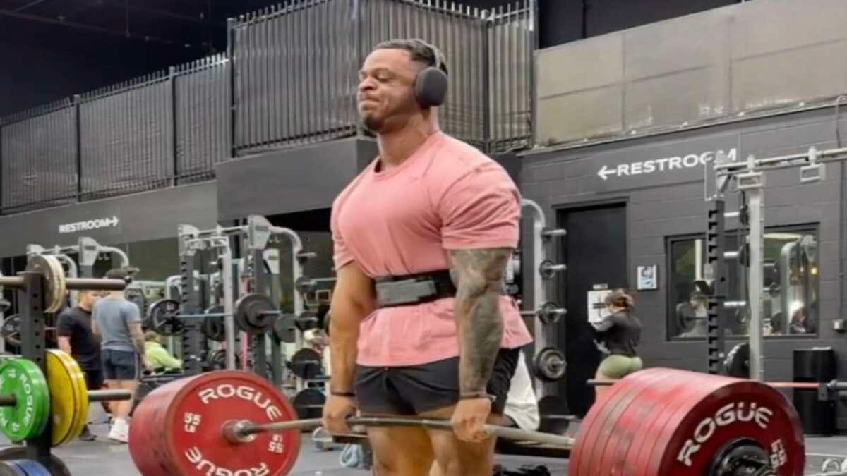 Jamal Browner 940-pound deadlift conventional March 2023
